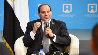 السيسي يكلف وزير الدفاع بتبني مقترح فتاتين بمؤتمر الشباب.. فيديو