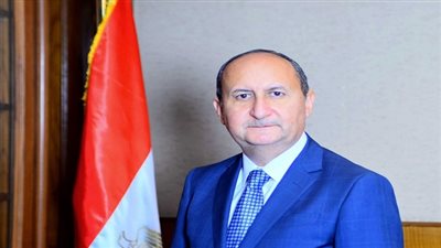 وزير التجارة والصناعة ينفى الغاء الحكومة لاستراتيجية صناعة السيارات