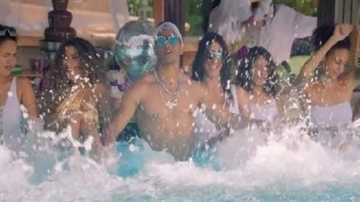 خطايا كليب محمد رمضان.. عُري واستعراض للثراء 