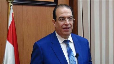 غلق عدد من المنشأت والعيادات الطبية لمخالفة قوانين العمل بالدقهلية