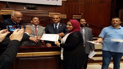 بالصور.. النائب عمر وطني ينظم حفل تكريم لأوائل الثانوية بمقر البرلمان