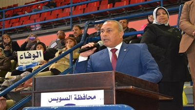  محافظ السويس يطالب رؤساء الاحياء بازالة الاعلانات والملصلقات واللافتات العشوائية بالشوارع