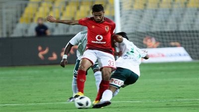 بعد تألقه مع الأهلي.. عروض بالجملة لـ