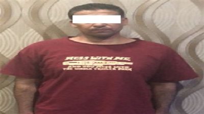 ضبط شخص بالجيزة لقيامه بإنتحال صفة ضابط شرطة ومحكوم عليه بالسجن المؤبد فى قضية تزوير