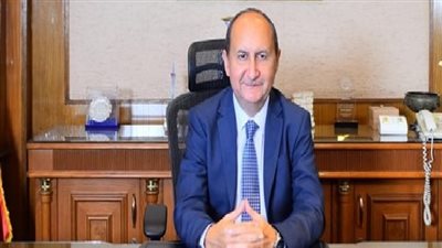 وزير التجارة والصناعة يستعرض خطة الوزارة لتنمية وتطوير قطاعي الصناعة والتجارة الخارجية لمصر