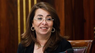 غادة والي: تخصيص سيارات متنقلة للبحث عن الأطفال المشردين