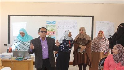 وكيل تعليم السويس يتابع تدريب معلمات رياض الاطفال