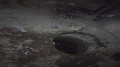 بعد مصرع طفلين فى بالوعة صرف صحى .. السوايسة يطالبون محافظهم بالرحيل