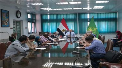 محافظ القليوبية يعقد اجتماع لمتابعة تنفيذ مشروع شارع مصر بالمحافظة