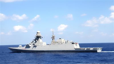 القوات البحرية المصرية تنفذ تدريبات عابرة بالبحرين الأحمر والمتوسط 