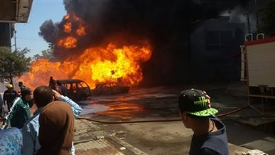 حريق في سيارتين بترول.. ماذا حدث بهم؟