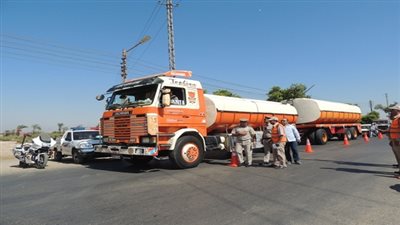 حملة توعية مرورية على الطريق الزراعى الغربى لتوعية قائدى السيارات 