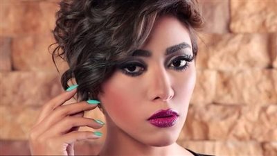 الخميس.. زيزى عادل ضيفة 