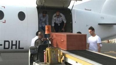 مطار القاهرة يستقبل جثماني مصريين توفيا بالخارج