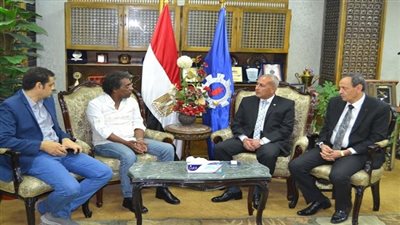  محافظ السويس يلتقى رئيس هيئة قصور الثقافة