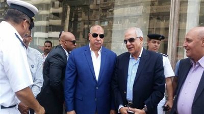 محافظ الجيزة يجتمع برؤساء الأحياء ويوجه بمواجهة المخالفات وحل مشاكل المواطنين