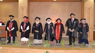 بالصور.. جامعة المنصورة تحتفل بتخرج الدفعة ٤٤ بكلية الصيدلة 