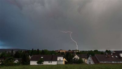 شاهد| لاعب كرة قدم 