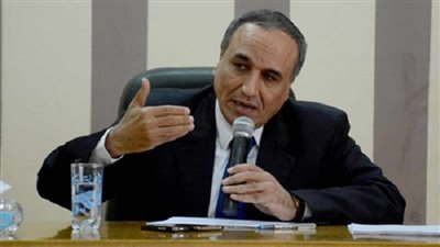 نقيب الصحفيين: نبحث فرض ضريبة على استهلاك الإنترنت لصالح الإعلام