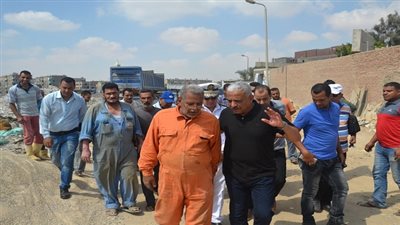 محافظ السويس يتفقد أعمال إصلاح وصيانة  خط طرد 800