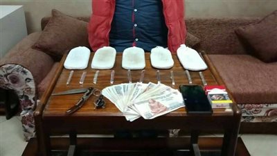 ضبط حلاق المنصورة وبحوزة كمية كبيرة من البانجو وسلاح ناري بالدقهلية