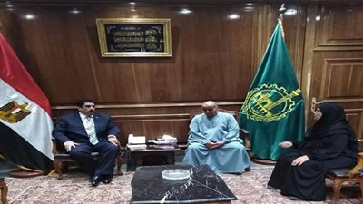 محافظ القليوبية يلتقى باسرة الشهيد/ محمود عبد العظيم محمود ويطلق اسمه على احدى مدارس مدينه بنها