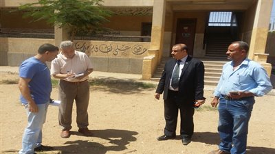 سلامه يتفقد مدارس ادارة قها 