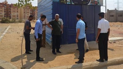 محافظ السويس يمنح رئاسة حى عاقة مهلة اسبوع لرفع القمامة من الشوارع