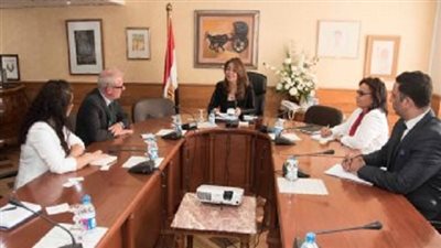 غادة والى تستقبل ممثل المنظمة الدولية للهجرة بمصر