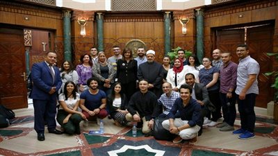 وزارة الهجرة تلتقي شيخ الأزهر برفقة أبناء المصريين بأستراليا 