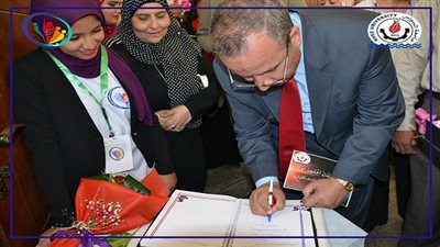 رئيس جامعة السويس يفتتح مسابقة الفنون التشكيلية