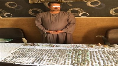 ضبط شخص وبحوزته عدد كبير من القطع الآثرية بالمنيا