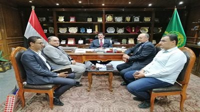 مرزوق يستقبل نقيب الصيادلة بالقليوبية والوفد المرافق له لتهنئته بمنصب محافظ القليوبية 