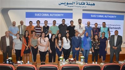 وزارة الهجرة تنظم زيارة إلى قناة السويس لوفد الجيلين الثاني والثالث من المصريين بأستراليا 