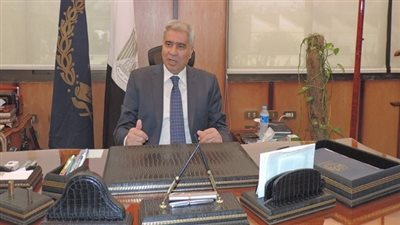 محافظ المنيا يوجه ببحث تظلمات المعلمين خلال اللقاء الجماهيري الأول