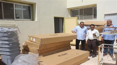 وكيل تعليم السويس يشهد عملية استلام معدات فرنسية للمدرسة الفندقية