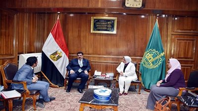 محافظ القليوبية يستقبل الرئيس الإقليمي للثقافة بالقاهرة الكبرى وشمال الصعيد لبحث السبل لتنمية الوعي الثقافي لأبناءالقليوبية