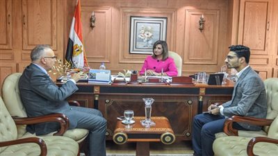 وزيرة الهجرة تلتقي هاني سلويلم لمتابعة تطوير مدرسة جمال عبدالناصر ببولاق 