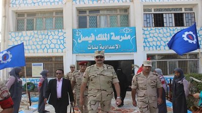 بالصور.. مدارس السويس تستقبل قيادات الجيش الثانى والثالث وسط حفاوة بالغة
