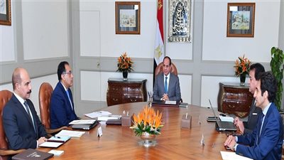 السيسي يجتمع مع رئيس الوزراء ووزير التعليم العالي