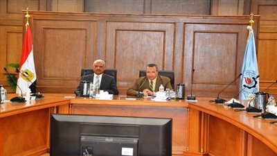 محافظ السويس يؤكد على اهمية التنسيق والتعاون بين الجامعة والمحافظة