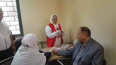 محافظ الفيوم يتابع أعمال حملة مسح فيروس c 