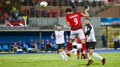 وليد أزارو.. هل يعود مهاجم المغربي لبدياته مع الأهلي؟.. الجماهير ترفع راية القلق.. ومسئول بالأهلي يكشف الحقيقة