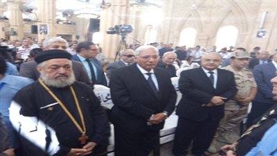 محافظ الدقهلية فى وداع قداسه الأنبا بشوى مع المستشار العسكرى والقيادات الكنسية 