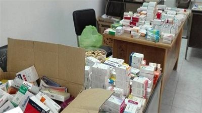 ضبط أدوية تأمين صحي غير مصرح بتداولها داخل صيدليات بالدقهلية
