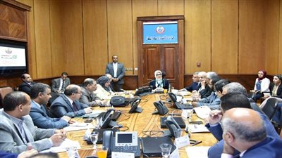وزيرة الصحة تناقش خطة تطبيق المرحلة الثانية لمبادرة الرئيس للقضاء على فيروس