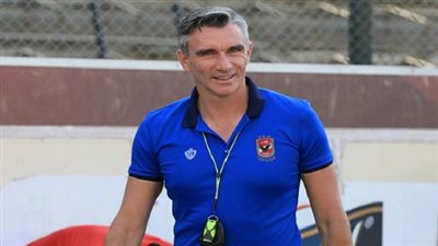 كارتيرون يعلن قائمة الأهلي 