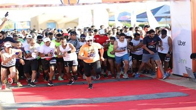 بالصور.. انطلاق الماراثون الدولي بمدينة الجونة بمشاركه 1000 متسابق