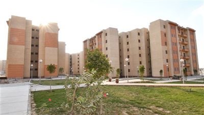 رئيس الوزراء يضبط سماسرة يبيعون شقق الدولة خلال جولة في أكتوبر