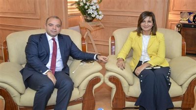 وزيرة الهجرة تلتقي رئيس البورصة المصرية لبحث إشراك المصريين بالخارج في البورصة